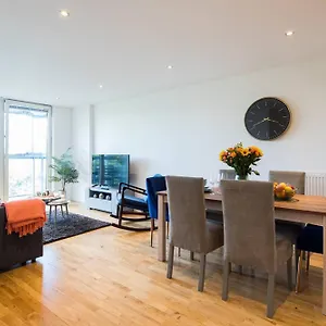 https://greenwich-riverside-2-bed-apartment-sleeps-6.brighton-hotels-england.com